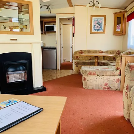 Fantasy Island Caravan Park: Seaside Getaway in Ingoldmells-2