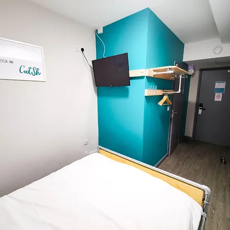 Cwtsh Hostel Central Swansea, Social & Modern, Near Train Station-3