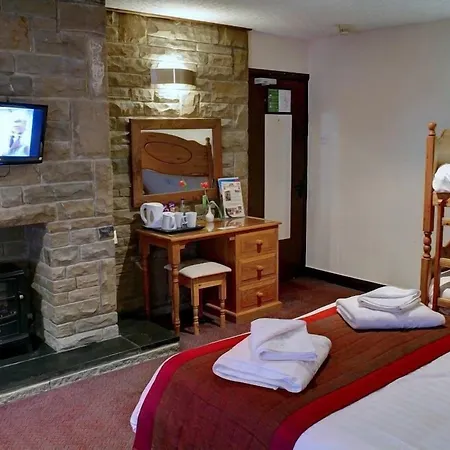 The Old White Lion Hotel-2