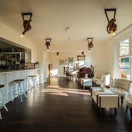 Gray Manor Hotel-2