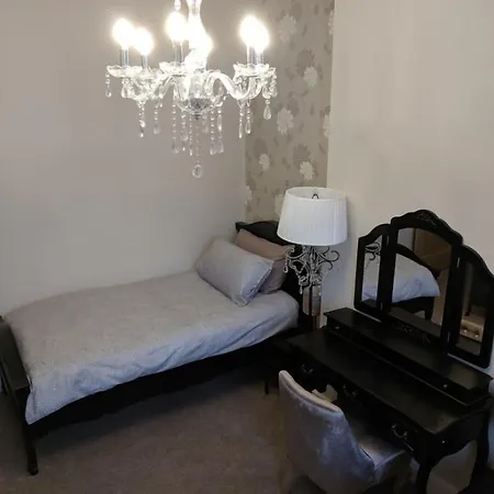 Lion House Bed & Breakfast With Restaurant-3