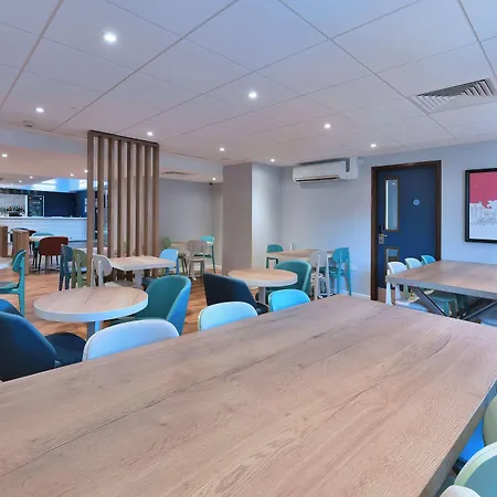 Travelodge Maidenhead Central-2