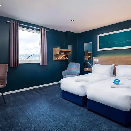 Travelodge Wadebridge-2