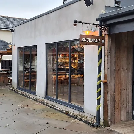 The Waterside Bar Rooms & Restaurant-3