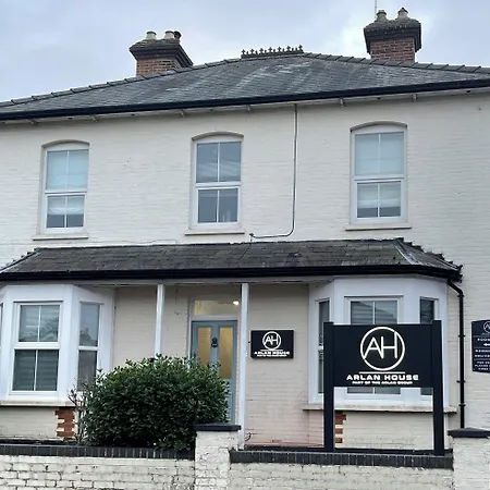 Arlan House, Central Basingstoke Hotel-3