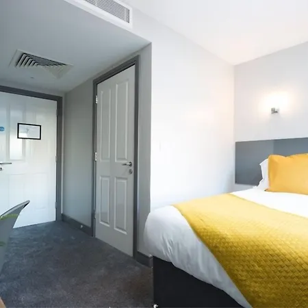 Bank Square Town House-3