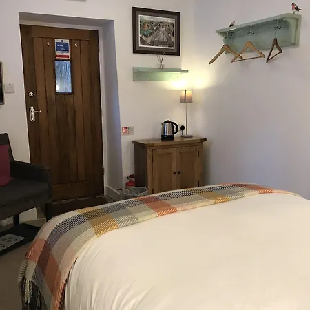 Lucy'S Tearoom B&B-2