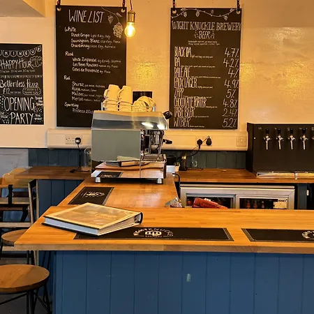 The Pilot Boat Inn, Isle Of Wight-2