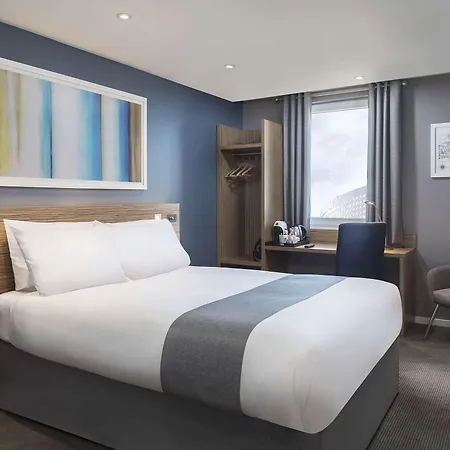 Travelodge Birmingham Central Bull Ring-2