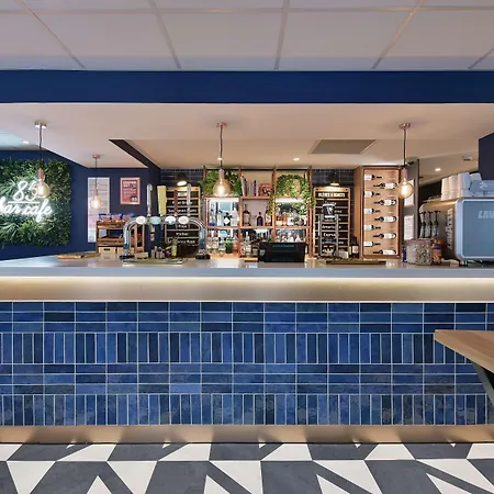 Travelodge Cardiff Central Queen Street-2