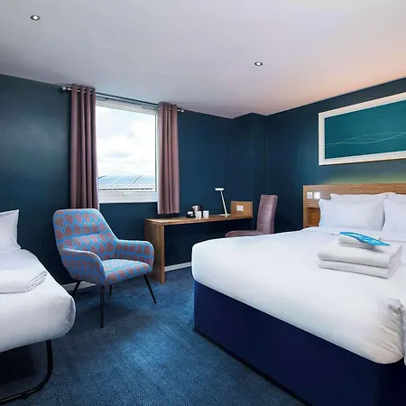 Travelodge Cardiff Central Queen Street-3