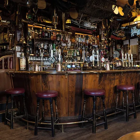 The Olde Ship Inn-2