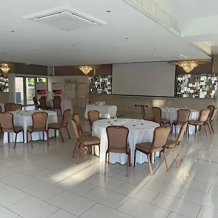 The Mansefield Hotel-3