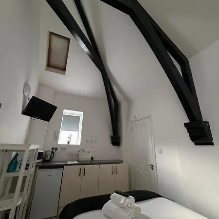 Tlk Apartments & Hotel - Beckenham-3