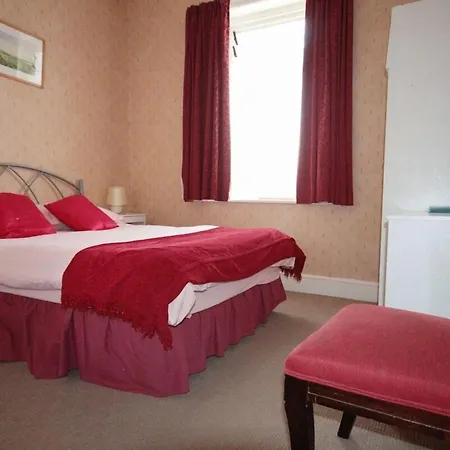 Oyo Marine Parade Hotel, Eastbourne Pier-2