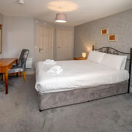The Queens Hotel & Victoria Cloisters Apartments-3