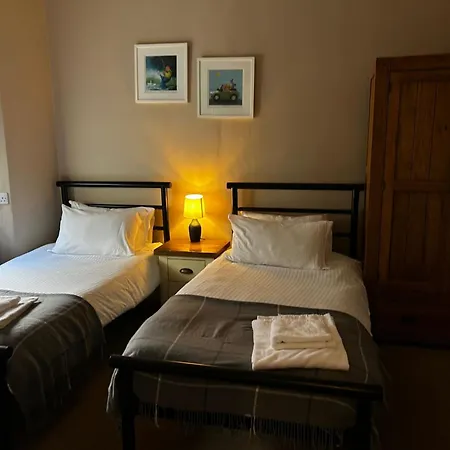 Admiral Macbride Bed & Breakfast-3
