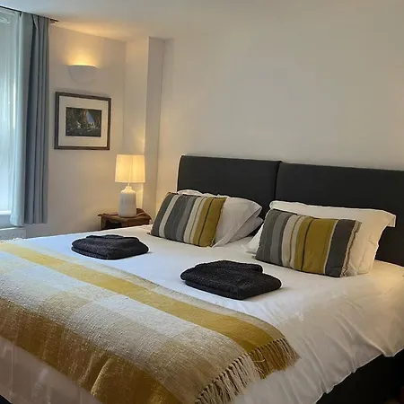 Luccombe Villa Holiday Apartments-3