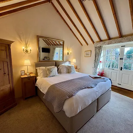 Guiting Guest House-3