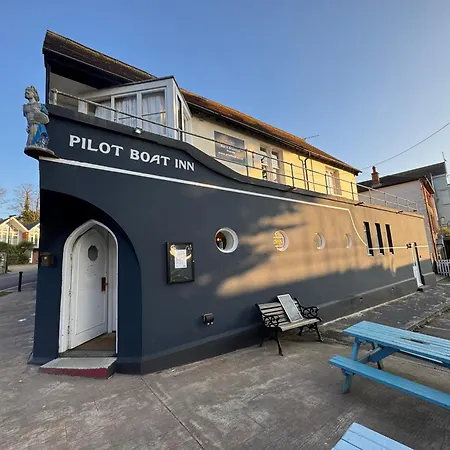 The Pilot Boat Inn, Isle Of Wight-3