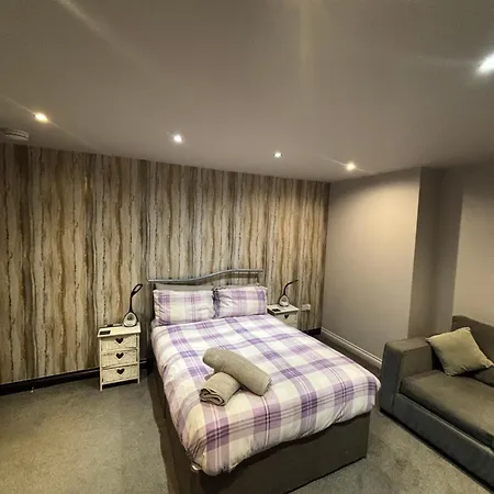 Airport Tavern Accommodation-2