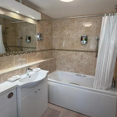 Stow Lodge Hotel-3