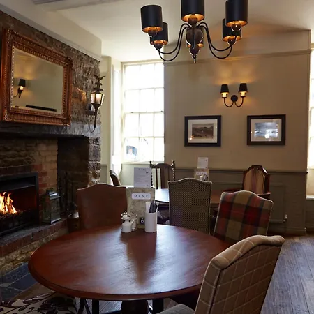 Saracens Head Hotel By Greene King Inns-2
