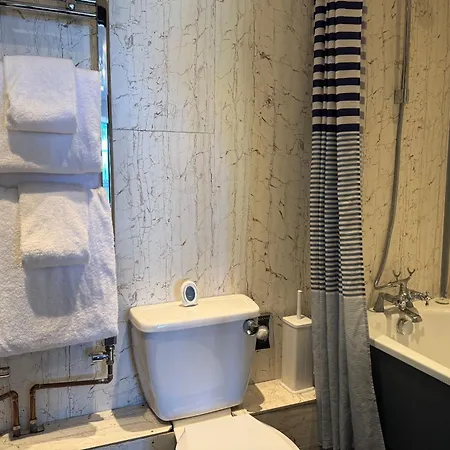 Knights Court Hotel-2