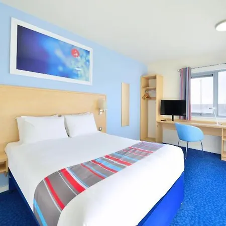Travelodge Birmingham Maypole-3