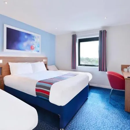 Travelodge Birmingham Central Broadway Plaza-2