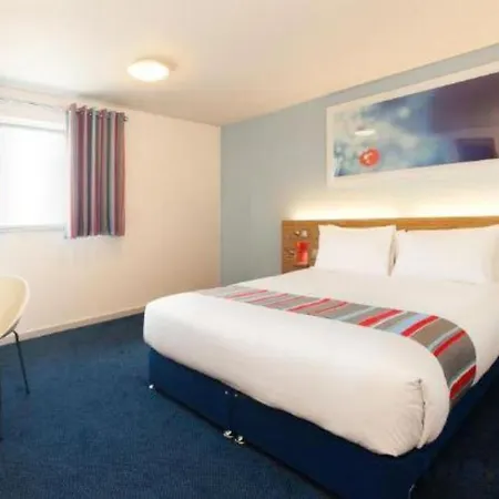 Travelodge Hull South Cave-3