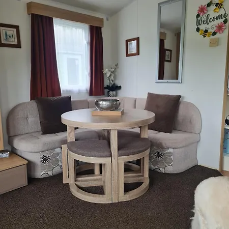 Carmels Caravan Borwick Lakes-2