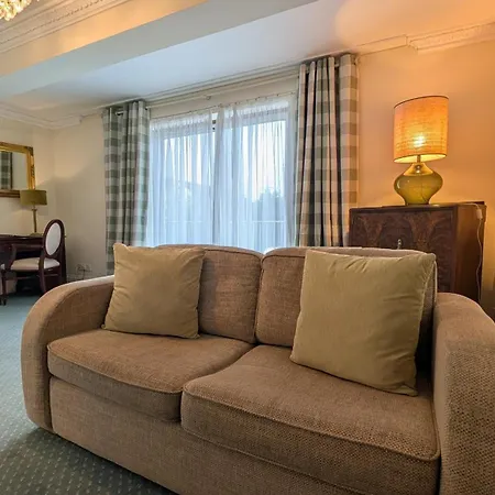 The Walnut Tree Hotel-3