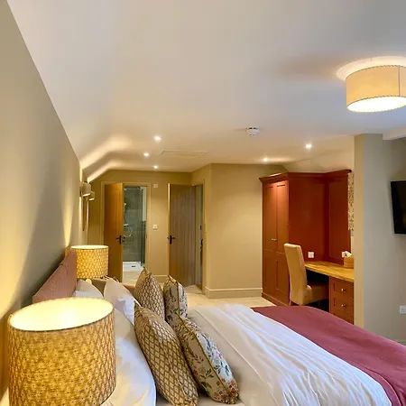 Caley Hall-3