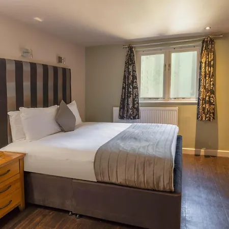 Great Hallingbury Manor & Lodges London Stansted-3