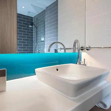 Holiday Inn Express Swindon City Centre By Ihg-3