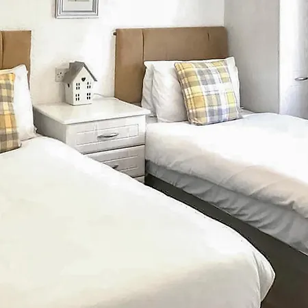 Paradise Lakeside Lodges-3
