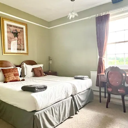 Colthrop Manor B&B-3