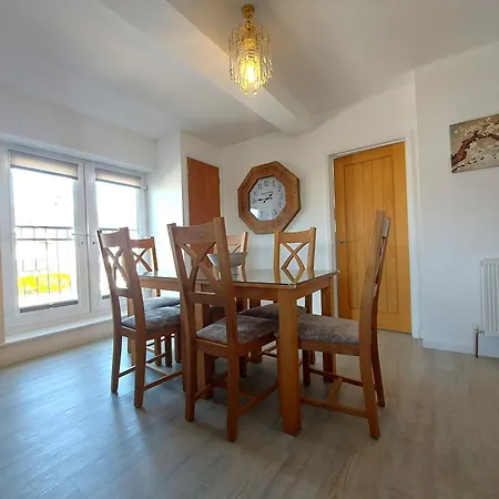 Meadow View Apartments Are 2 And 3 Bedroomed With Private Parking-3