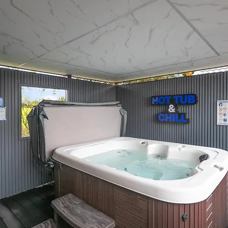 Arranview Lochside Pods & Lodges All With Private Hot-Tubs-2