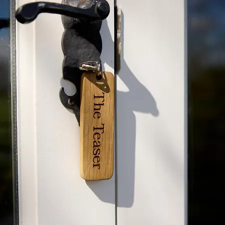 Great Ashley Farm Holiday Cottage & Shepherds Huts-2