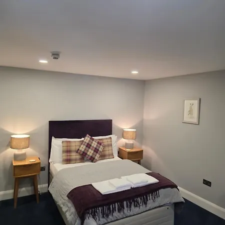 Darlington Arms By The Airport - Free Parking - Bar & Food-2
