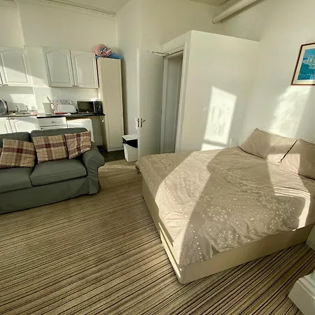 Beaconsfield Holiday Apartments-2