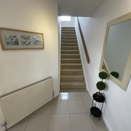 Earle House Serviced Apartments-3
