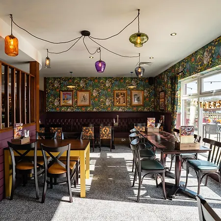 The Aviator, Formerly Smugglers Cove, Clacton On Sea By Marston'S Inns-3