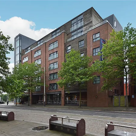 Travelodge Swansea Central-3