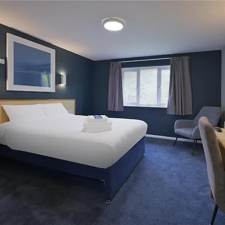 Travelodge Birmingham Oldbury-2
