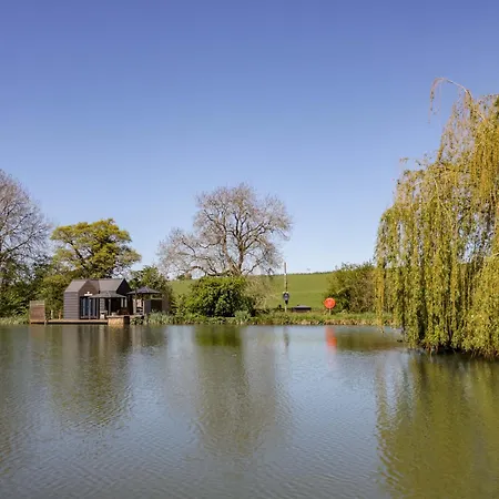Oak Lodge At Bridge Lake Farm & Fishery-3