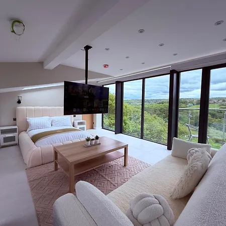 Woodroyd Spa Suites-3