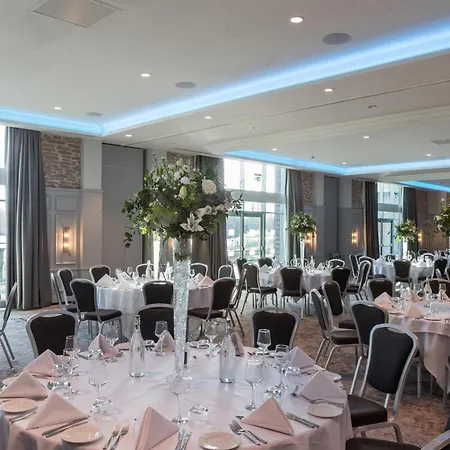 De Vere Cotswold Water Park-3